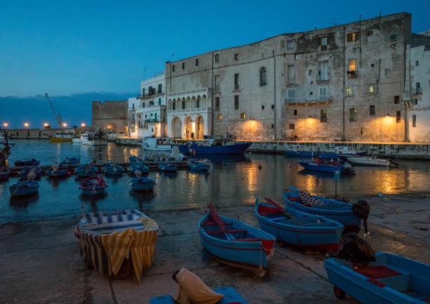 Palazzo Cacace Apartment โมโนโปลี ภายนอก รูปภาพ