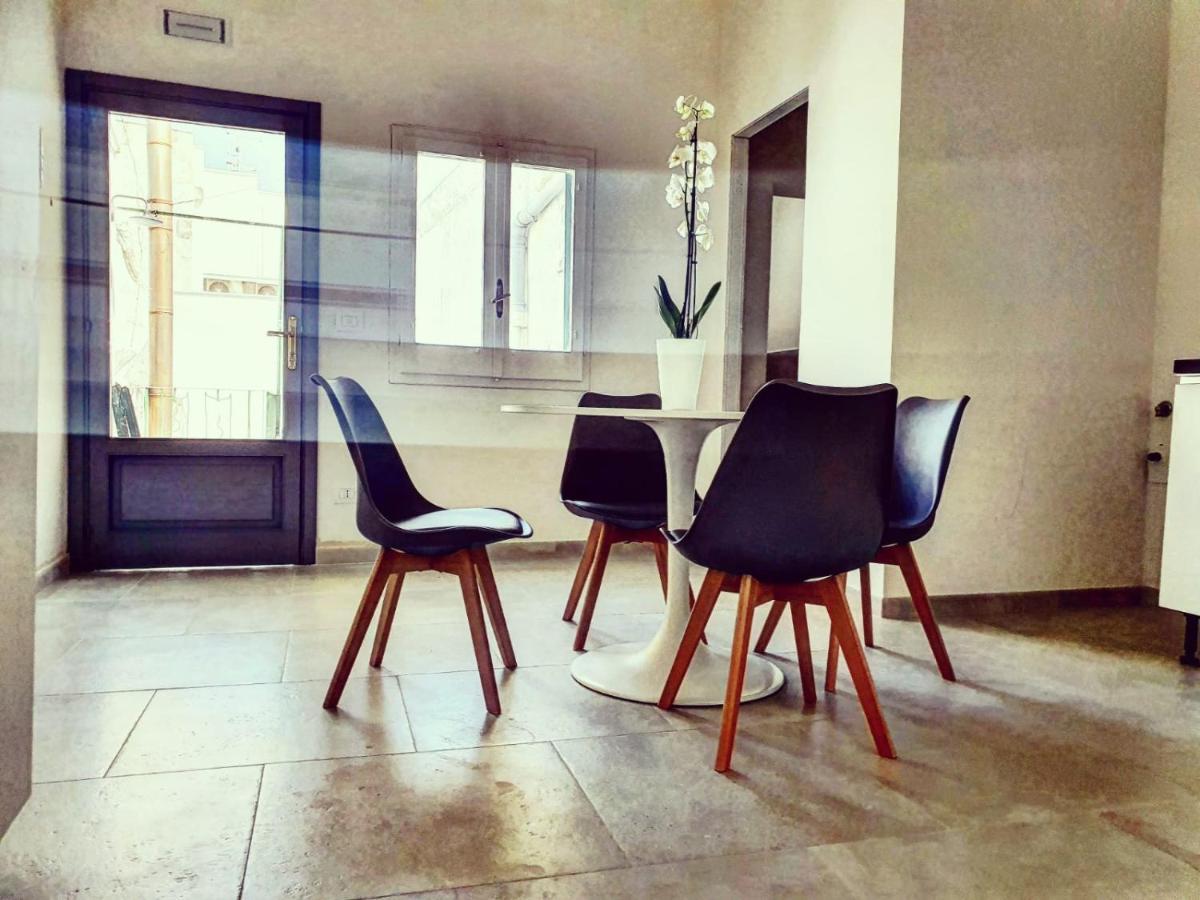 Palazzo Cacace Apartment โมโนโปลี ภายนอก รูปภาพ