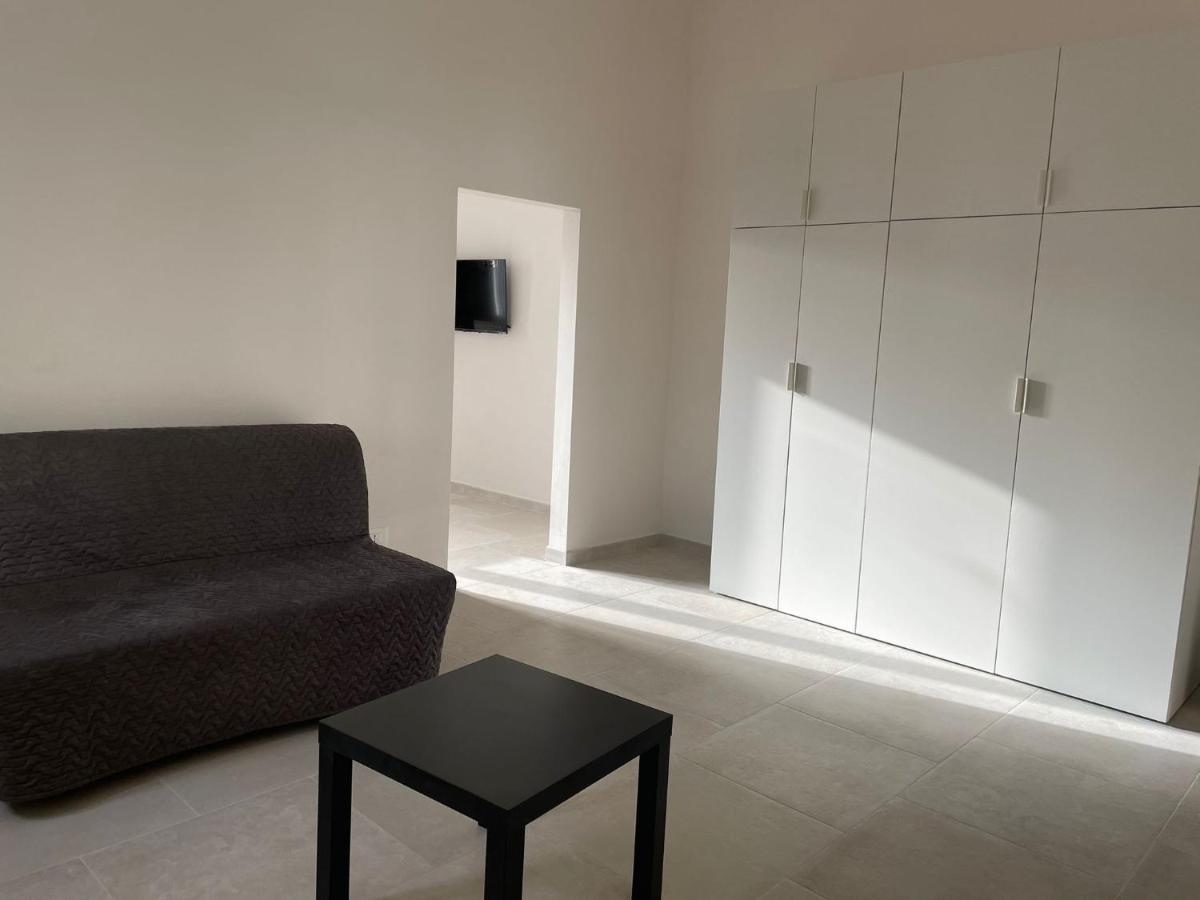 Palazzo Cacace Apartment โมโนโปลี ภายนอก รูปภาพ