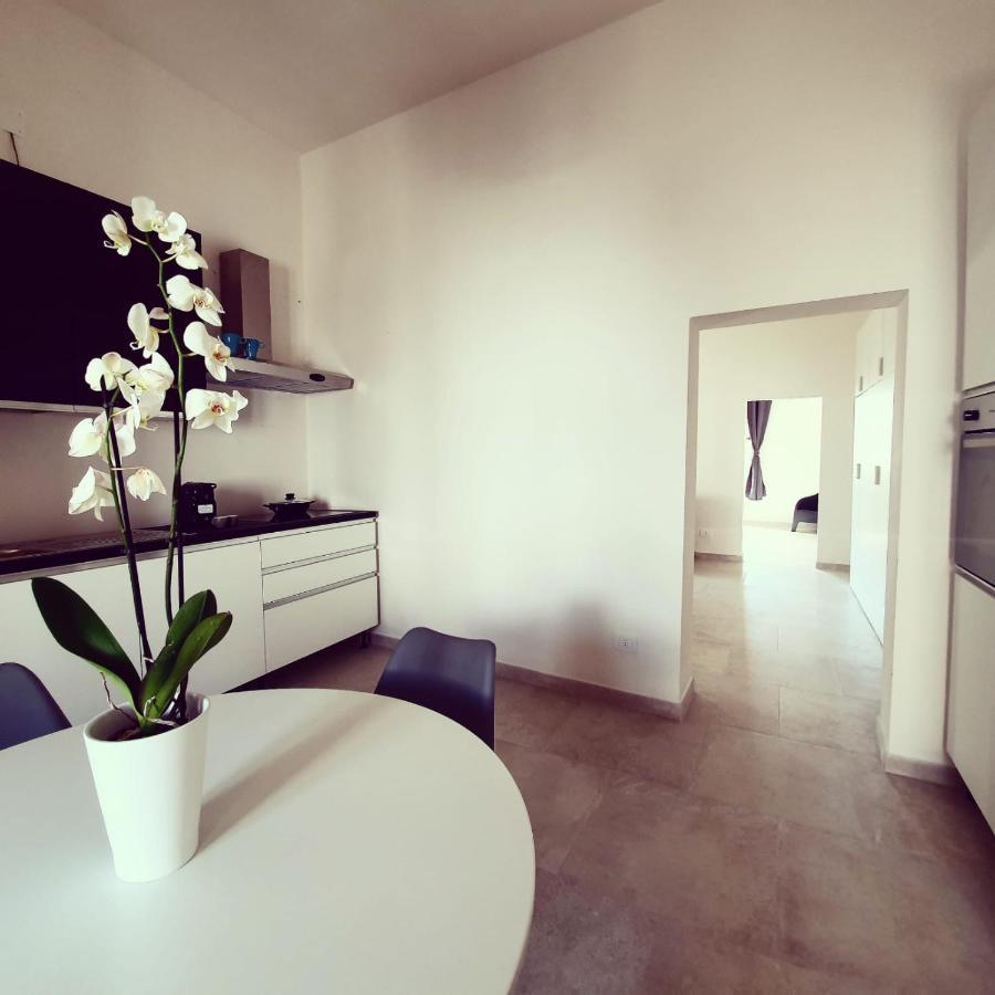 Palazzo Cacace Apartment โมโนโปลี ภายนอก รูปภาพ