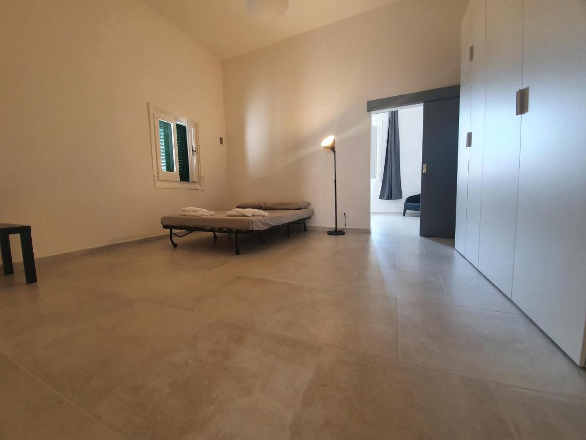 Palazzo Cacace Apartment โมโนโปลี ภายนอก รูปภาพ